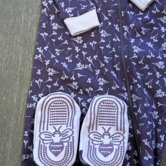 Burt's Bee's Onesie - Picture 4 of 4